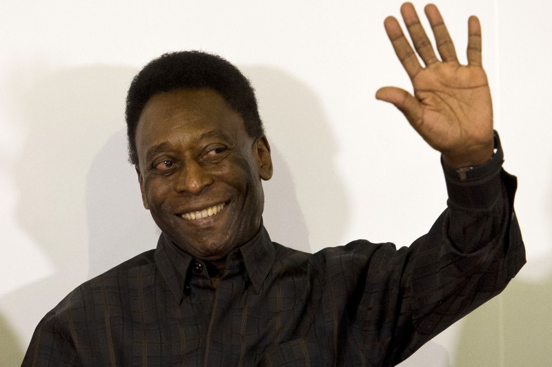 Em situação estável, Pelé passará por quimioterapia, após retirada de tumor no cólon