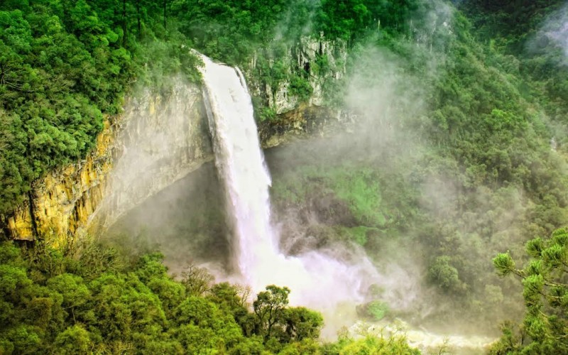 Parque do Caracol tem cascata de 131 metros; área será uma das concedidas à iniciativa privada
