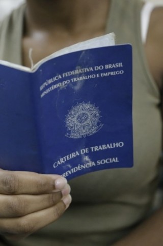 Governo Lula prevê salário mínimo de R$ 1.509 em 2025