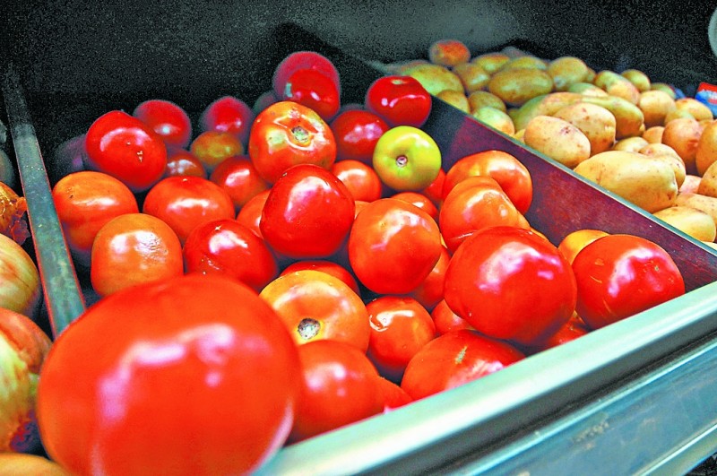 Dos 13 itens pesquisados, o tomate está entre os seis produtos que tiveram aumento em março 