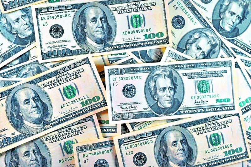 O País registrou fluxo cambial negativo de US$ 3,127 bilhões em março até dia 27, segundo dados preliminares divulgados pelo BC. Em fevereiro, houve entrada líquida de US$ 5,389 bilhões