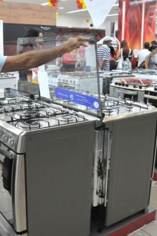 Atingidos por enchentes terão restituição de ICMS na compra de eletrodomésticos