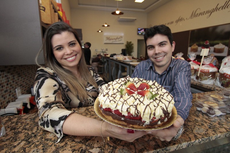 Os empresários Renata e Leonardo Maranghello cresceram apaixonados pelos doces dos pais Foto: Jonathan Heckler/JC
