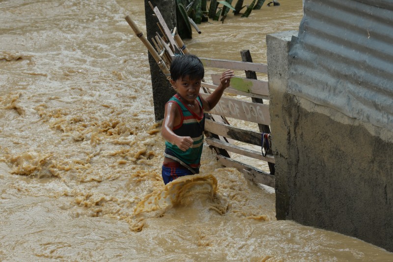 Cerca de 70 localidades ficaram inundadas e muitos moradores tiveram de pedir ajuda