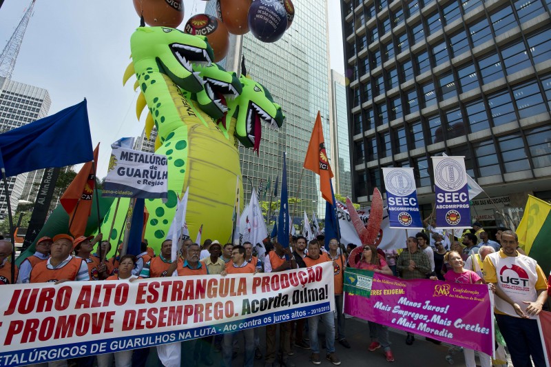 Protesto ocorreu entre 9h30min e 12h na avenida Paulista, em São Paulo