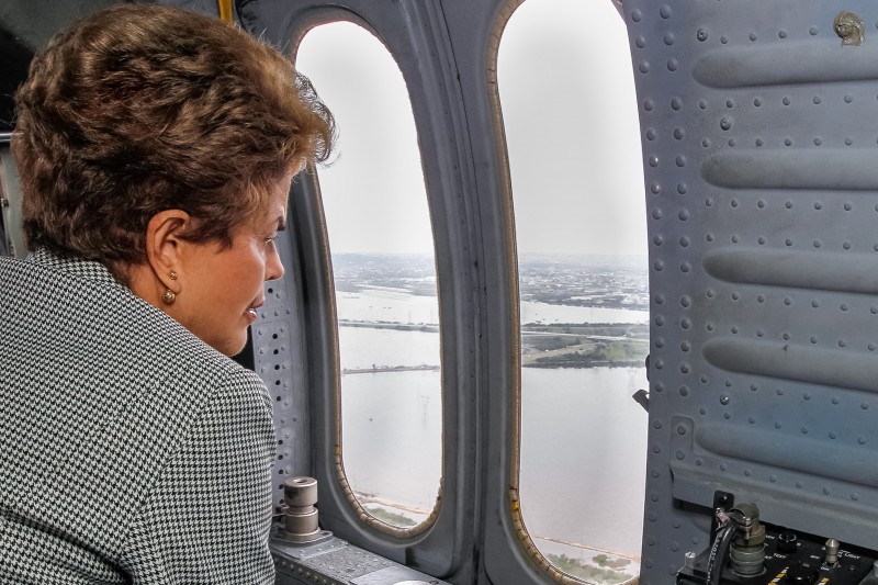Dilma Rousseff sobrevoou às regiões afetadas pelas chuvas no Rio Grande do Sul neste sábado