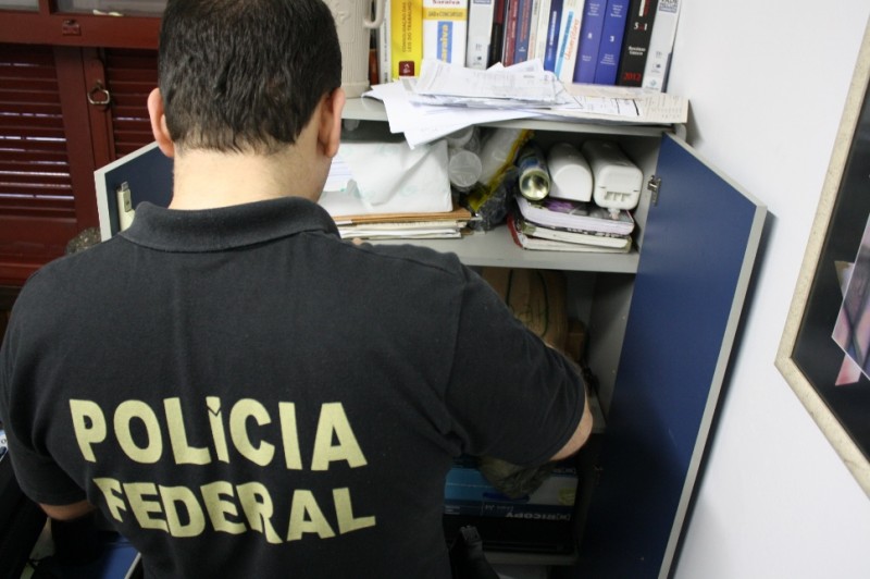 Polícia Federal cumpriu oito mandados de busca e apreensão em Porto Alegre e Viamão