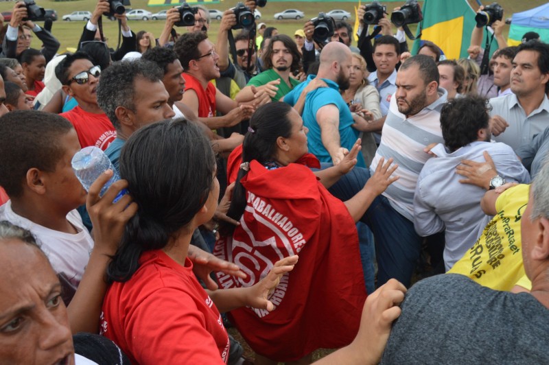  conflito entre manifestantes do MTST e MBL foto Fabio Rodrigues Pozzebom Agência Brasil  