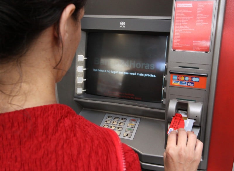 Tributação elevada no Brasil destaca disparidade entre setores