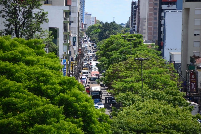 Em Passo Fundo, motoristas percorreram a avenida Brasil, no Centro
