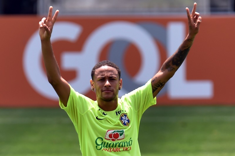 Em alta no Barcelona, camisa 10 é a referência e o capitão do Brasil 