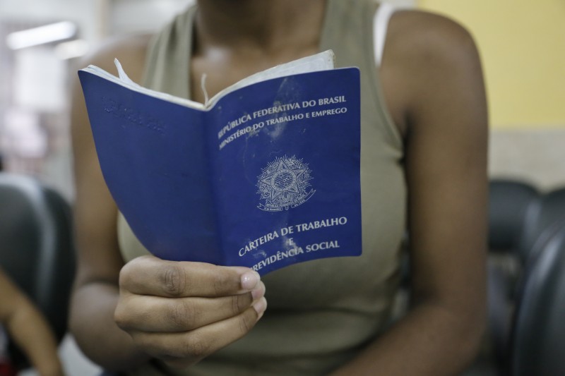 São mais 3,302 milhões de brasileiros em busca de vagas em relação a um ano antes