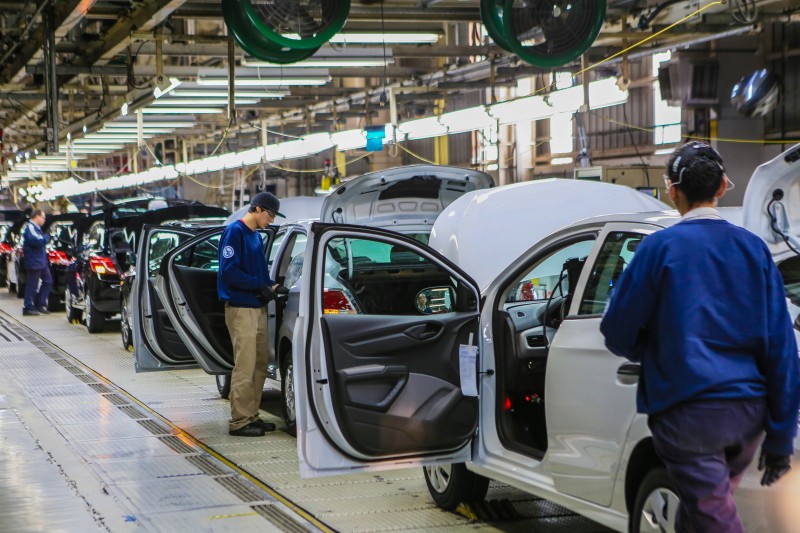 Produção de veículos foi destaque ao retomar o crescimento após perda de 12% em julho e agosto