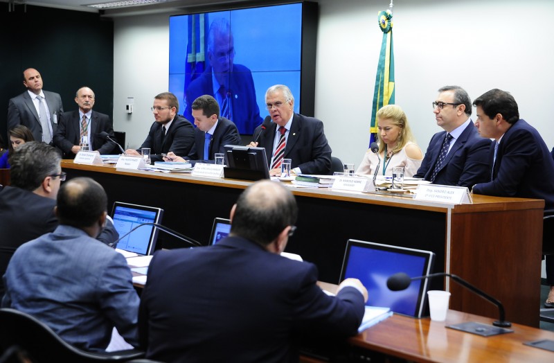 Parecer de Fausto Pinato contra o presidente da Câmara dos Deputados foi lido na reunião ordinária