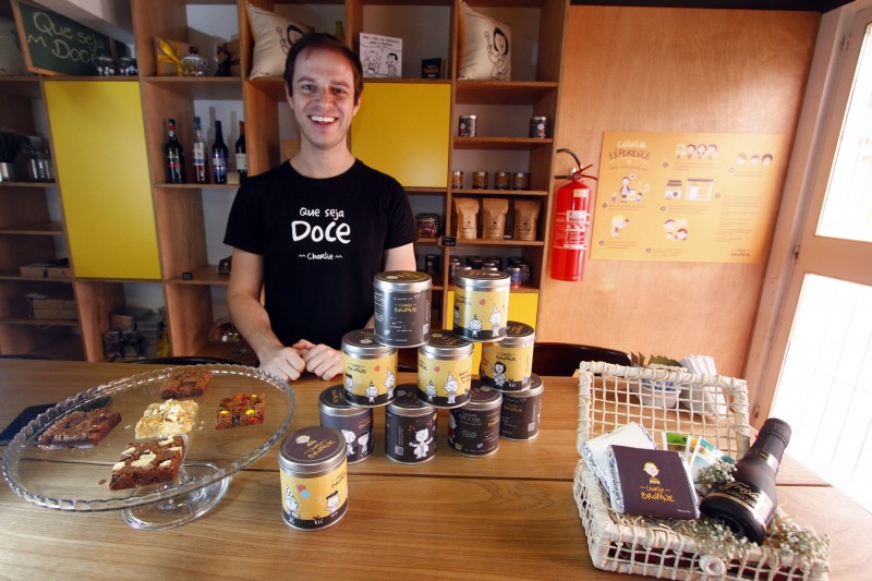 Tiago Schmitz abriu loja da Charlie Brownie no bairro S&atilde;o Jo&atilde;o neste ano Foto: FREDY VIEIRA/JC
