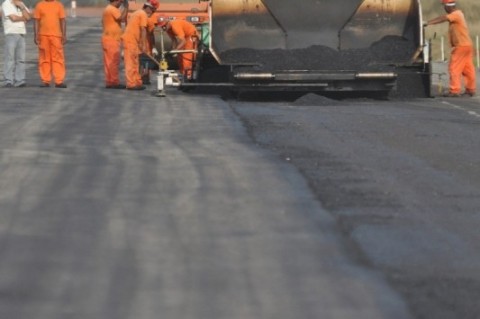 Empresas que atuam em obras rodoviárias têm relatado piora na qualidade da matéria-prima deste derivado de petróleo