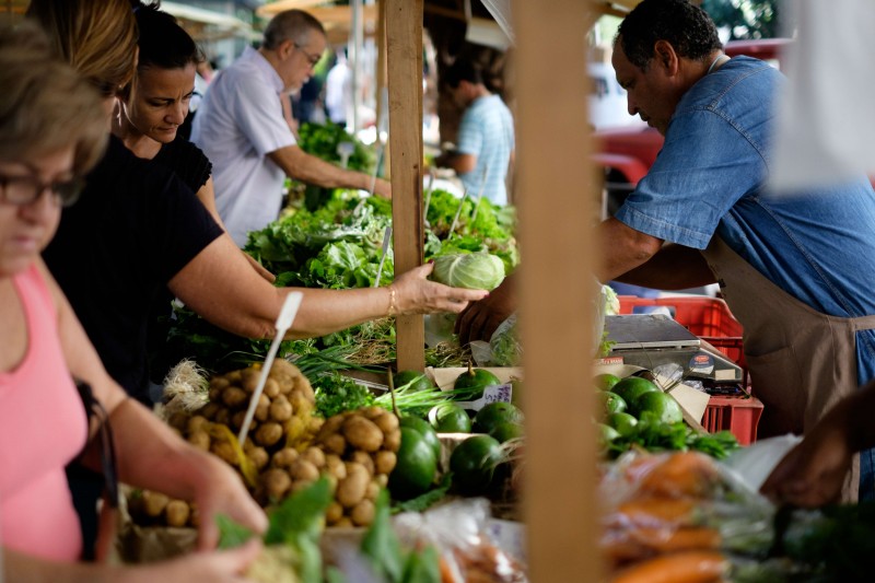 Produtos alimentícios tiveram alta de preços de 0,78%, de acordo com o INPC
