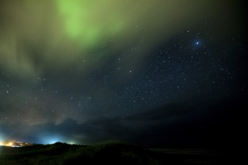  PG3  Na noite do dia 05/12/2015 foi possível o registro de Aurora Austral no litoral gaúcho. Luzes verdes apareceram no céu sobre a praia de São Simão.  