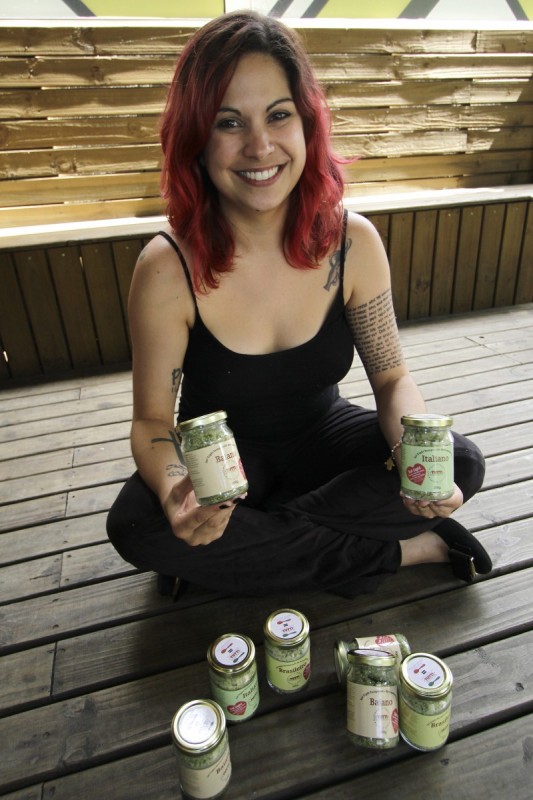 Gabriela Dias passou para quase o triplo em pontos de venda Foto: MARCELO G. RIBEIRO/JC