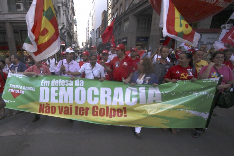 BM estima que 2 mil pessoas se manifestaram em Porto Alegre