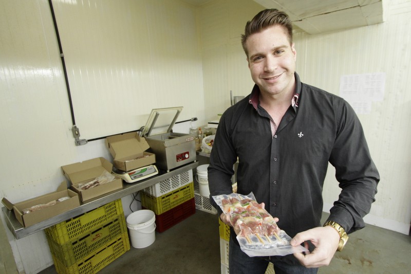 Baingo comanda o neg�cio