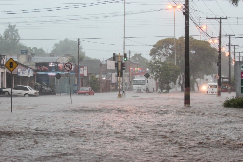 Em Santana do Livramento, choveu 180 mm desde segunda-feira, causando diversos alagamentos