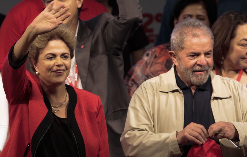 Situação de Dilma Rousseff é bem diferente da de seu padrinho Lula 