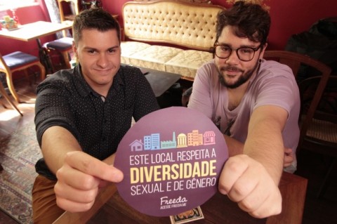  Entrevista para o Gera��oE sobre a plataforma Freeda,que opera em defesa do empoderamento de mulheres e da popula��o LGBT na luta contra sexismo e bi-homo-lesbo-transfobia.     na foto: Gabriel Galli e Guilherme Gomes Ferreira  