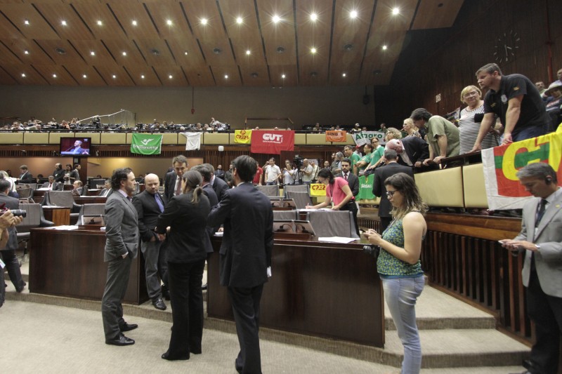 Acesso às galerias do plenário foi controlado para acompanhamento das votações