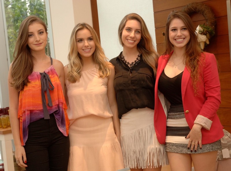 Ana Luiza Thome, Martina Ritter, Leticia Carrer e Tamires Postingher na Casa Rose