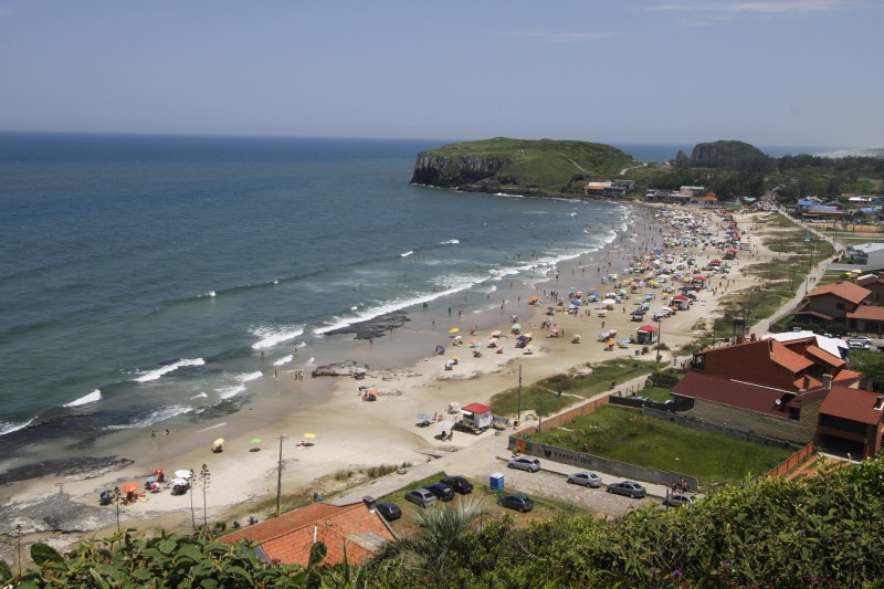  CADERNO DE VER�O    VISTAS A�REAS DAS PRAIAS DE TORRES.  