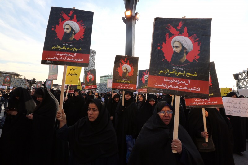 Mulheres saíram às ruas de Teerã para protestar contra a execução