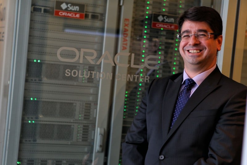  Fernando Lemos Divulgação Oracle   SÃ?O PAULO, SP, BRASIL, 19-05-015, 14:00: - REVISTA PARTNERS 28 - ORACLE - O executivo da Oracle Fernando Lemos,  fotografado na sede da empresa, no bairro do Morumbi, em SÃ£o Paulo. - (Foto: Juca Varella/TOUAREG)  