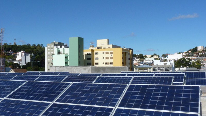 Dispositivos como painéis fotovoltaicos estão inseridos na medida 