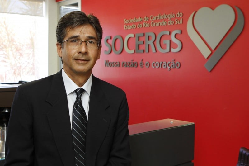  Foto do Dr. Gustavo Glotz, presidente da Sociedade de Cardiologia do Rio Grande do Sul.  