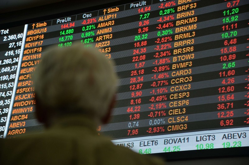 No mês passado, saíram do país US$ 3,5 bilhões em investimentos em ações e renda fixa