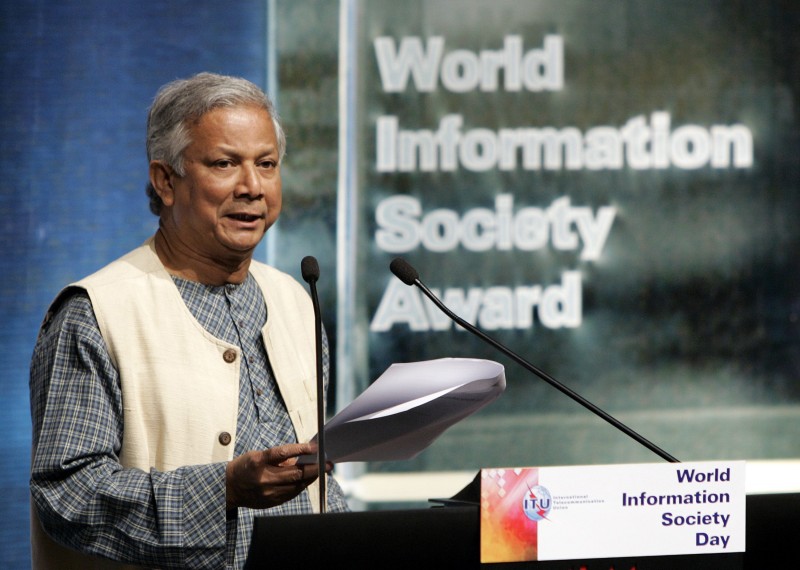 Yunus: Nobel da Paz com o Grameen Bank Foto: FABRICE COFFRINI/AFP PHOTO/JC