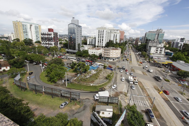  Foto Aérea da Rótula da das Avenidas Plínio Brasil Milna e Av. Carlos Gomes  