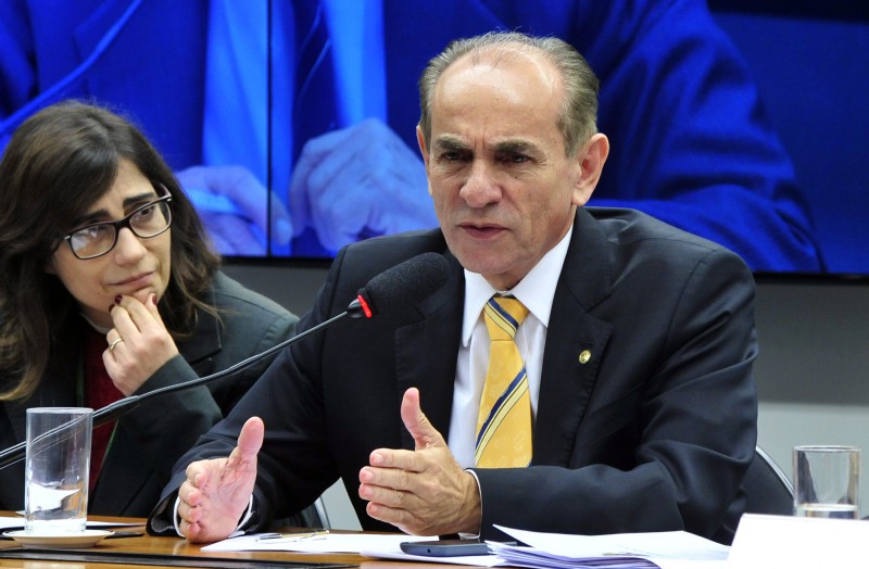 Castro afirmou que o ministério seguirá o que determina a legislação brasileira