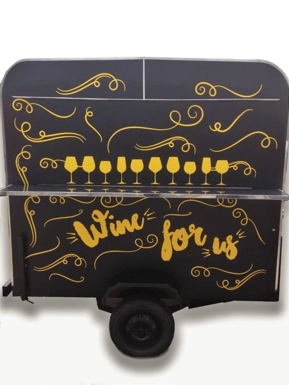 Prot&oacute;tipo do truck feito sob um reboque Foto: Wine For Us/Divulga&ccedil;&atilde;o/JC