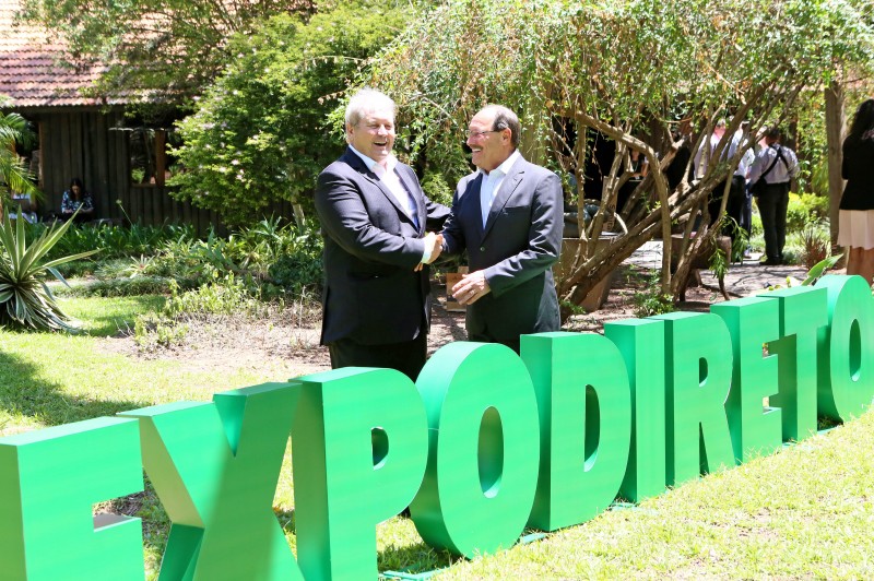  Governador José Ivo Sartori e o presidente da Cotrijal, Nei Mânica. Luiz Chaves - Palácio Piratini  