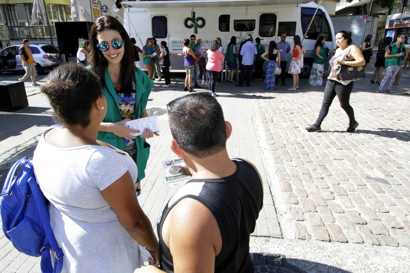 DPE-RS fez mutirão de orientação jurídica à população, no Largo Glênio Peres
