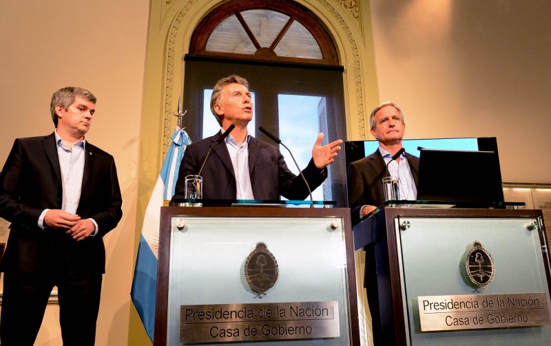 Macri pretende reduzir estrutura pública