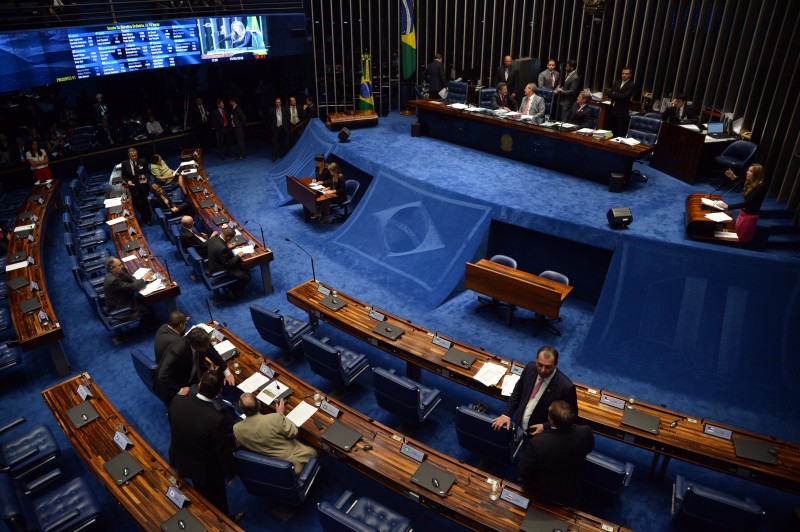  Brasília - Senadores retomam a discussão em plenário do PLS 131 2015, que muda a participação da Petrobras no pré-sal (Fabio Rodrigues Pozzebom Agência Brasil)  