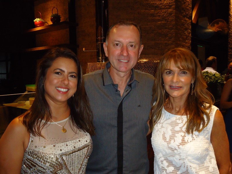 OK Center
foto 1
Daniela Vaz Ecker e Valdemir Ecker com Tania Lau na inauguração do OPasta 