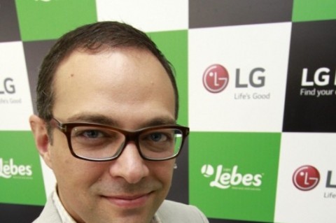  A rede de lojas Lebes (evento realizado na loja da Av. Bento Gonçalves), vai sediar o lançamento regional do novo smartphone da LG, o K10.      na foto: Fabio Faria, gerente de marketing da LG Brasil  