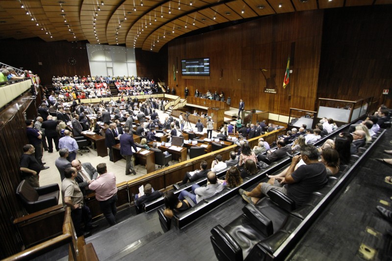  Sessão na Assembleia Legislativa  