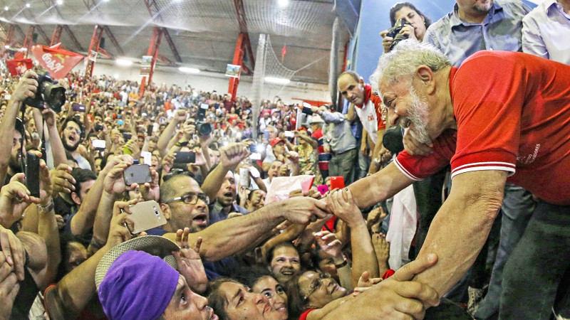 Lula falou para seus apoiadores na quadra do Sindicato dos Bancários do Estado de São Paulo