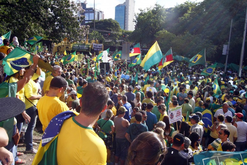  Ato contra Dilma no Parcão. Manifestação, protesto, povo na rua, Lula.  