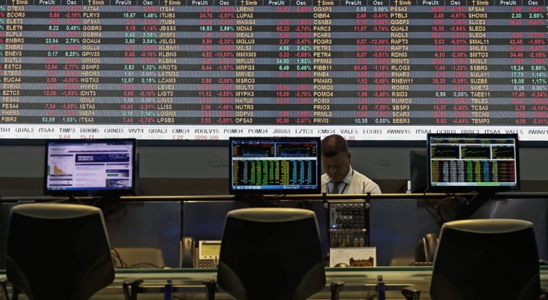 Apesar do sinal negativo, o Ibovespa ainda acumula uma alta de 14,19% no mês e espaço